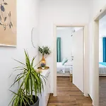 11 - New And Bright 3-bedroom Apartmán
