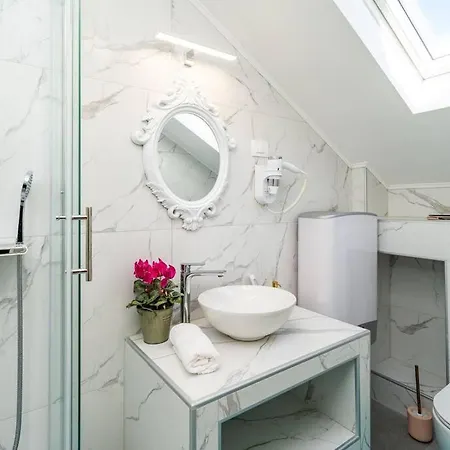 11 - New And Bright 3-bedroom