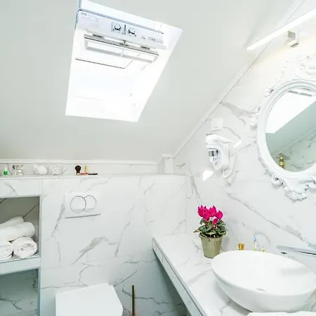 11 - New And Bright 3-bedroom דירה