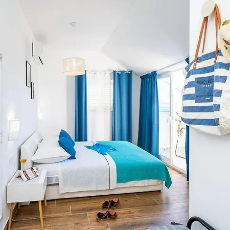 11 - New And Bright 3-bedroom