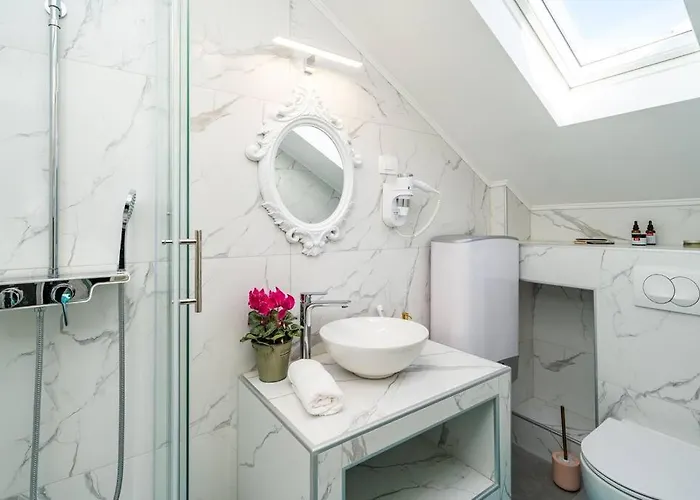 11 - New And Bright 3-bedroom