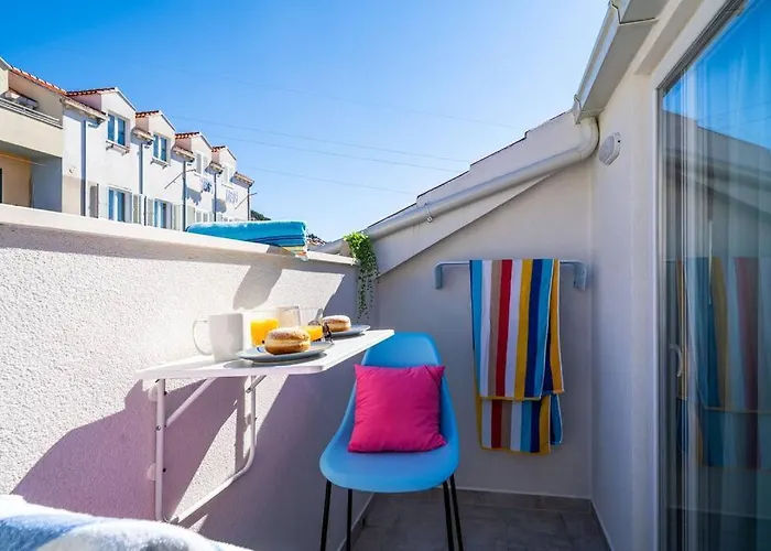 Apartmán 11 - New And Bright 3-bedroom