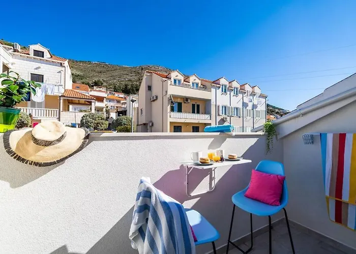 Διαμέρισμα 11 - New And Bright 3-bedroom