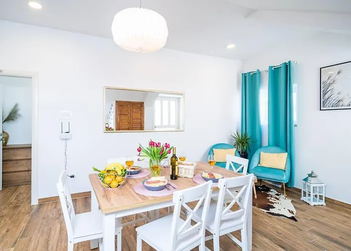 11 - New And Bright 3-bedroom Διαμέρισμα *