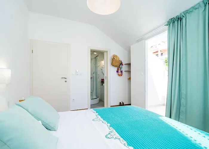 11 - New And Bright 3-bedroom Appartement *