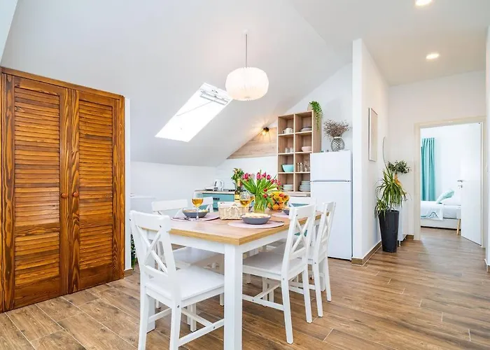 11 - New And Bright 3-bedroom