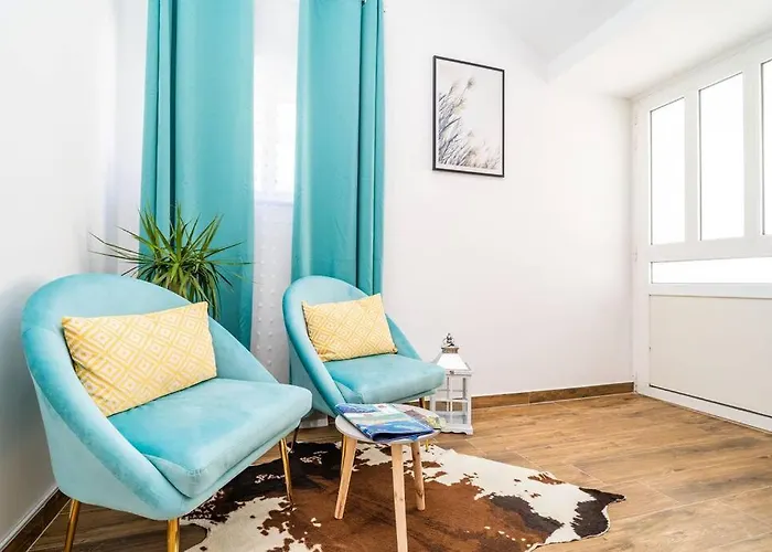 11 - New And Bright 3-bedroom Apartament *