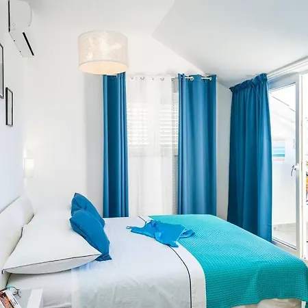 11 - New And Bright 3-bedroom Apartment *