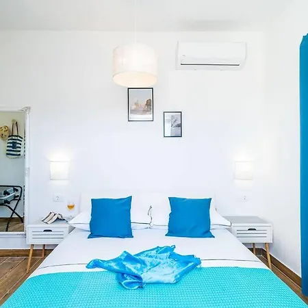 11 - New And Bright 3-bedroom Apartment *